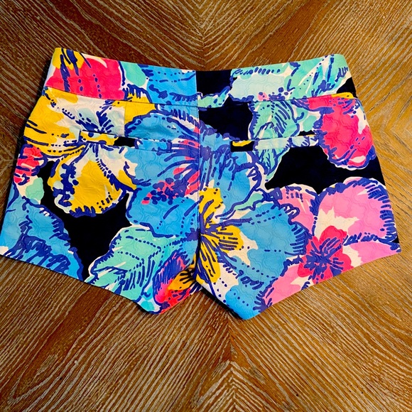 Woman’s shorts -Lilly Pulitzer - Picture 3 of 4